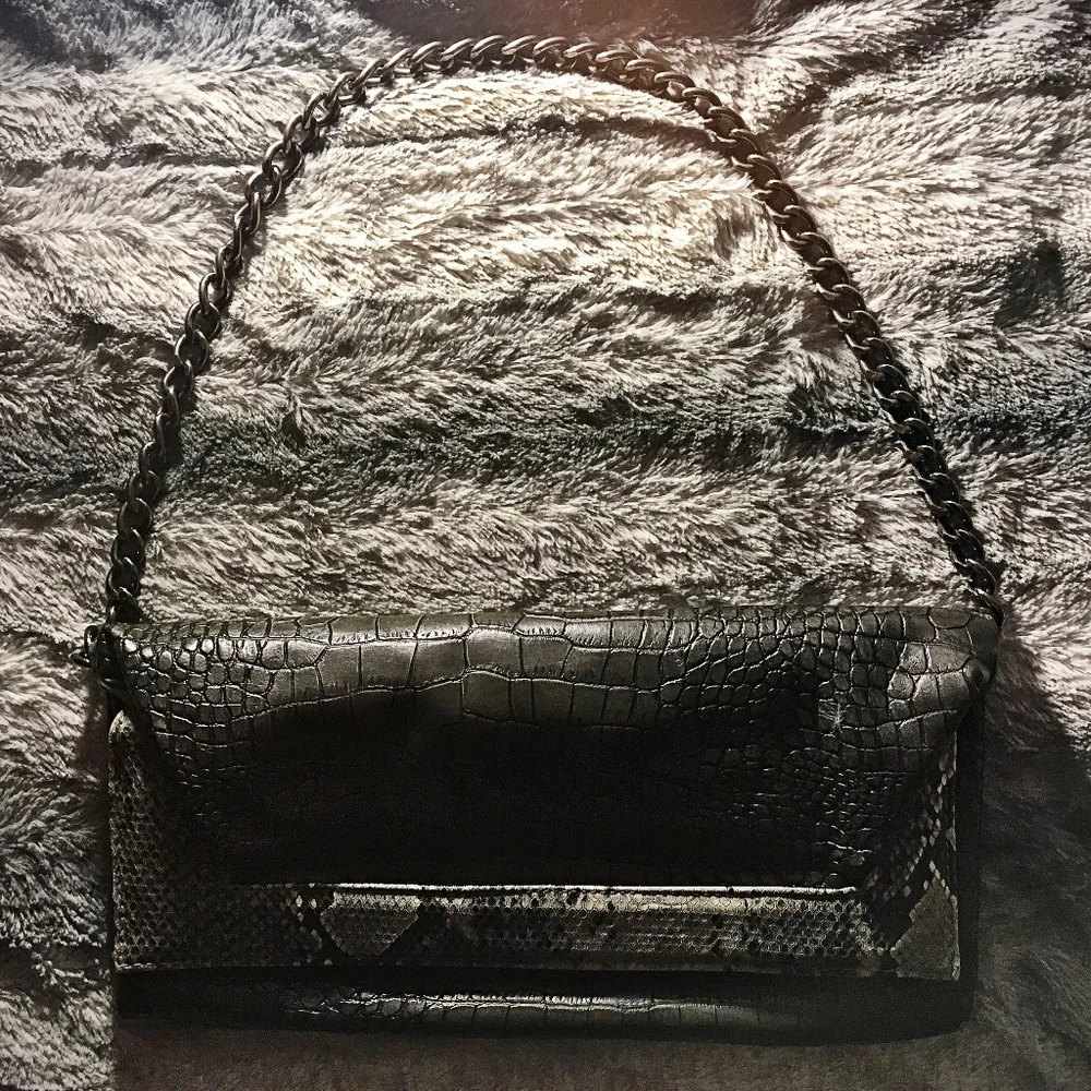 Sondra Roberts Snakeskin Shoulder/Clutch - Picture 4 of 4